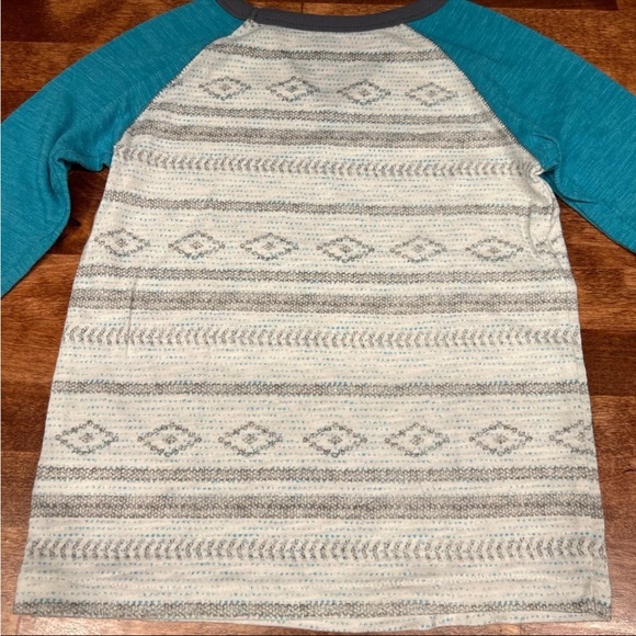 Boys Geo Print 3t Shirt; Boys 3t Shirt; Boys Old Navy Shirt; Boys Long Sleeves - Picture 6 of 7